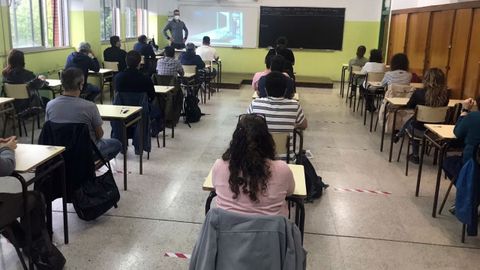 Aspirantes en las oposiciones docentes en Asturias
