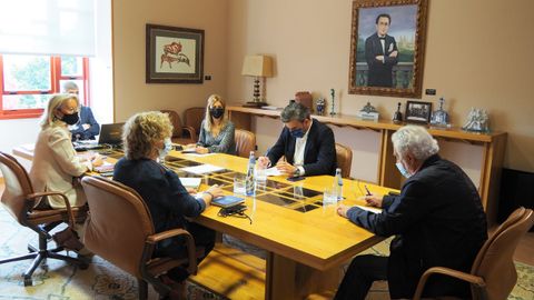 Reunión de la mesa del Parlamento para calificar las propuestas de resolución del debate