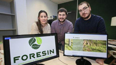 Erika con sus compañeros de trabajo