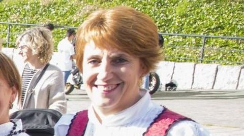 Amparo Bermúdez, en una actuación del grupo Fol de Neaño realizada hace seis años