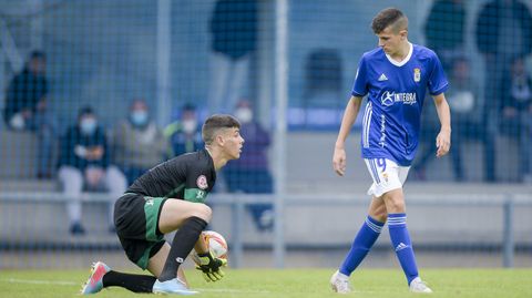 Mario Fuente, a la derecha, durante un partido con el juvenil A