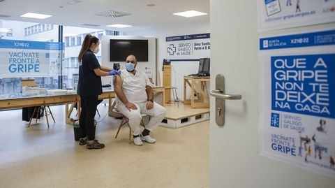 Esta semana se está vacunando de la gripe al personal sanitario