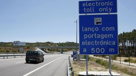 Portugal lleva once años utilizando peajes sin otro medio de pago más que el electrónico.