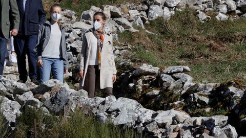 La reina Letizia y la princesa Leonor, durante la visita a El Puerto