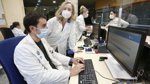 Sofía Linares, jefa del servicio de cita previa del centro de salud Illas Canarias, en Lugo