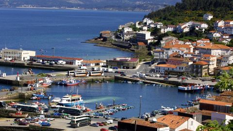 Vista aérea del puerto de Muros.