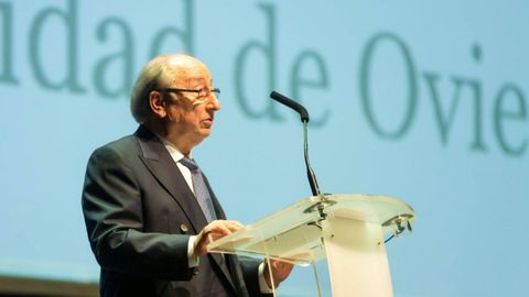 Aurelio González Soriano en la entrega del premio