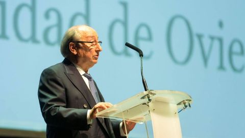 Aurelio Gonzlez Soriano en la entrega del premio