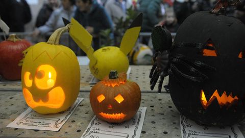 El tallado de calabazas es una de las actividades más arraigadas del Samaín de Cedeira.