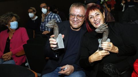 El director de cine Daniel Monzón y la escritora Elia Barcelo durante la entrega de premios del Curtas.