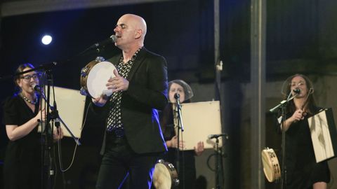 Xabier Díaz & Adufeiras de Salitre actuarán en la Muiñada de Vimianzo.