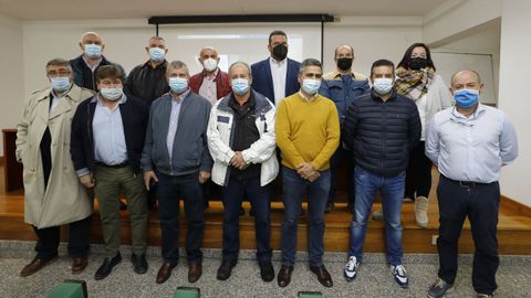 De «histórica» califica Torcuato Teixeira (PescaGalicia) la unidad de «flotas de todas las artes» de Galicia y del Cantábrico en contra de los eólicos marinos. Parte de sus representantes firmaron el manifiesto público este jueves, en la cofradía de Burela
