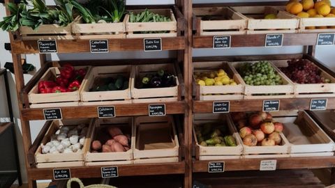 Verduras, frutas y hortalizas en Kolozero, primer supermercado de Asturias sin plsticos y de residuo cero