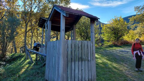 Hayedo de Busmayor. La ruta final es en bajada y cuenta con un merendero y depósito de basura