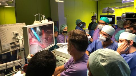 Curso para formar a cirujanos en la nueva técnica en A Coruña