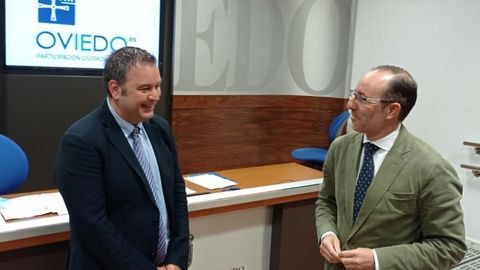 El segundo Teniente de Alcalde y concejal de Participación Ciudadana, Mario Arias, y el jefe del servicio, Iván Toraño