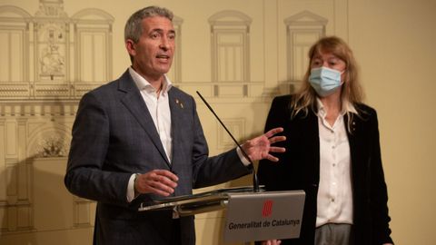 El consejero de Educación, Josep Gonzàlez-Cambay y la consejera de Cultura de la Generalitat catalana, Natàlia Garriga