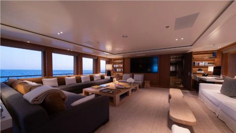El interior está diseñado por Redman Whitely Dixon