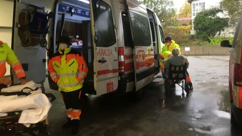 Traslado de pacientes en el hospital de Arriondas