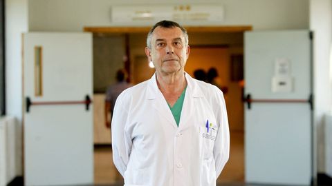 Francisco Lado, presidente de la Academia Médico-Quirúrgica de Santiago, anuncia elecciones en el 2022