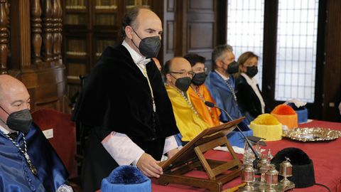 Un momento de la lectura del discurso del rector, Ignacio Villaverde