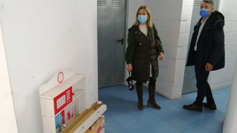 Fernández Hurlé durante su visita al edificio