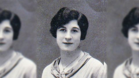 MARIA CARMEN PELETEIRO PAZOS
INSPECTORA FARMACEUTICA NACE EN MONTERROSO EN 1907 MUERE EN LUGOEN 2000
ABRE UNA FARMACIA EN MONTERROSO DONDE EJERCE HASTA QUE SE JUBILA