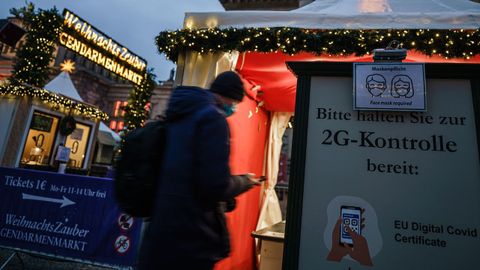 Control covid en un mercadillo navideño alemán