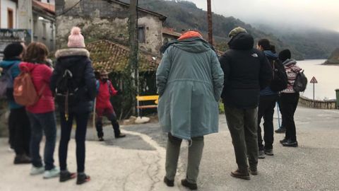 Participantes en un recorrido basado en la novela de Dolores Redondo que se llev a cabo en Chantada el pasado 21 de noviembre. Para el prximo da 8 est previsto otro itinerario de este tipo