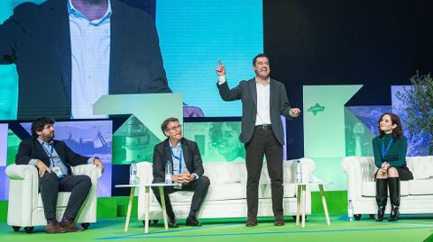 López Miras, presidente de Murcia; Feijoo, titular de la Xunta; Moreno Bonilla, presidente andaluz; y Ayuso, su homóloga en Madrid, durante el congreso del PP-A celebrado recientemente en Granada.