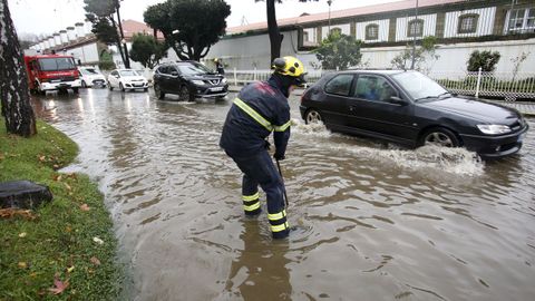 Los bomberos de Ferrol intervinieron en los habituales puntos críticos de la ciudad