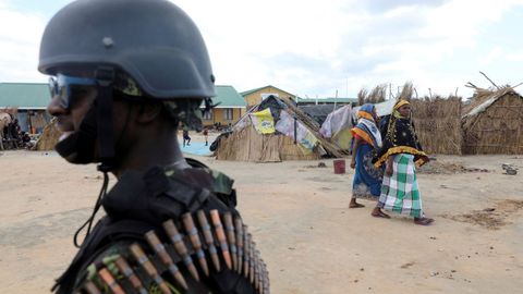 Campo de acogida de desplazados por la violencia en la ciudad de Quitunda, Mozambique.
