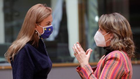 La comisaria de Energía con la ministra para la Transición Ecológica, Teresa Ribera, hace unos días en Bruselas