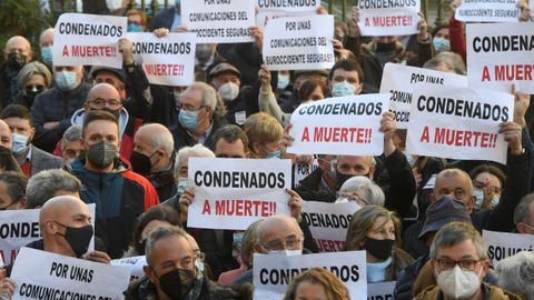 Vecinos del suroccidente convocan una protesta, entre la Delegacin del Gobierno en Asturias y la sede de Presidencia del Principado, para reivindicar la mejora de las infraestructuras