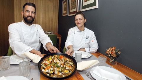 Álvaro Fuentes con Sandra Gómez, jefa de cocina de Taberna Meloxeira