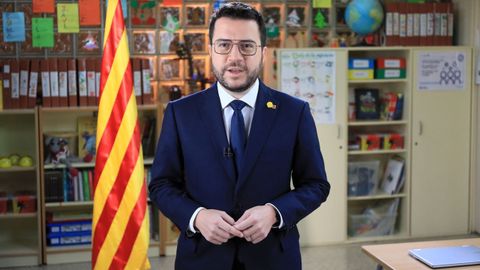 Aragonès habló desde uno de los primeros centros escolares en los que se aplicó la inmersión lingüística
