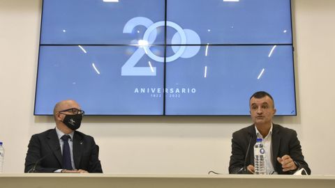 El presidente de la Diputación, José Manuel Baltar, junto con el profesor Eduardo Cebreiros, que coordinará las actividades de bicentenario de la institución provincial