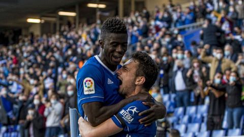 Borja Snchez y Samuel Obeng celebran el primer gol ante la Deportiva Ponferradina