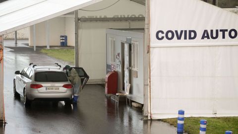El autodiagnóstico, los test sin cita previa y las visitas a atención primaria se complementan con la realización de pruebas PCR en el covid auto