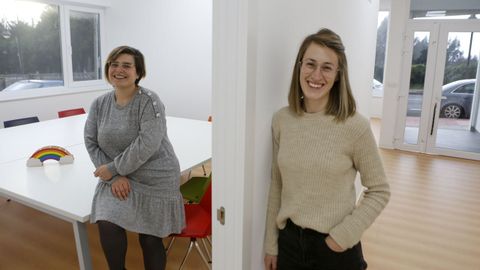 Jéssica Sabín (izquierda) y Amber Holden, en la academia Rainbow, en Valdoviño