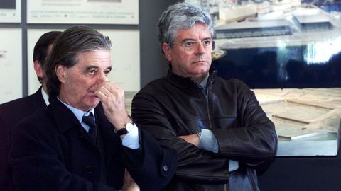 Bofill, con César Portela, al presentar en mayo del 2001 su proyecto de palacio de congresos para el puerto coruñés.