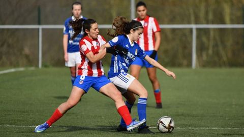 Un momento del partido entre el Real Oviedo Femenino y el Atlético de Madrid Femenino B