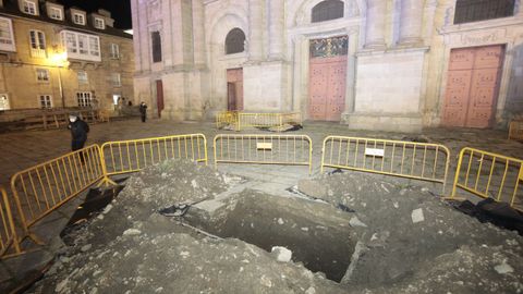 Catas arqueológicas iniciadas en el atrio de la Catedral de Lugo