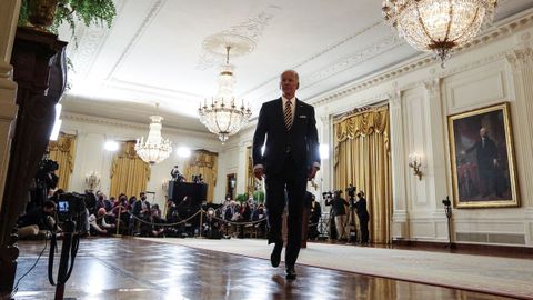 Joe Biden, tras hablar con la prensa en la Casa Blanca