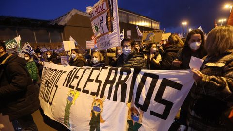 Maniestación de sanitarios en A Coruña bajo el lema «Sen persoal non hai sanidade»