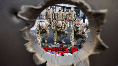 Homenaje a los soldados ucranianos que lucharon en el 2015 contra tropas prorrusas en Donetsk. 