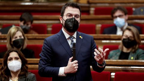 El presidente de la Generalitat, Pere Aragonès, en el Parlamento catalán en la primera sesión de control del 2022