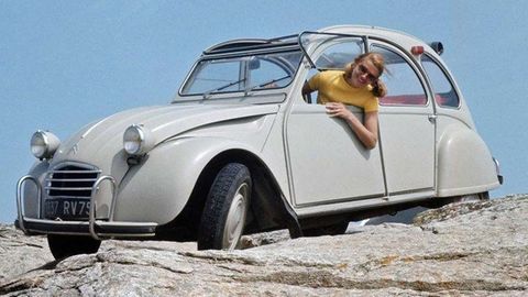 DYANE 6 (1968). Es otro de los modelos que se incorporan a finales de los 60 coincidiendo con la época de crisis de España.