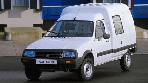 CITRÖEN C15 (1984). A mediados de los 80 se inicia la producción de un modelo emblemático para el centro vigués. Este modelo permaneció desde el año 1984 hasta el 2005. Durante esos 20 años salieron de esta factoría un total de 1.181.407 unidades. 