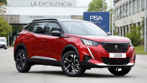 PEUGEOT E-2008 (2020). Todocamino fabricado en versión de combustión y eléctrica.